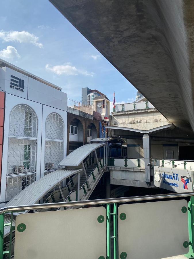 E11 Hotel - Bts Punnawithi Bangkok Esterno foto