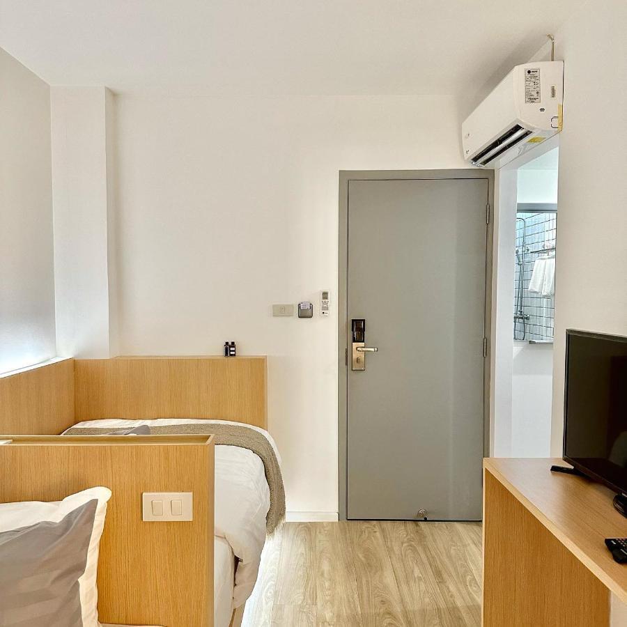 E11 Hotel - Bts Punnawithi Bangkok Esterno foto