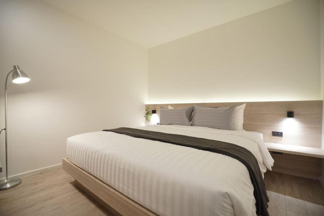 E11 Hotel - Bts Punnawithi Bangkok Esterno foto