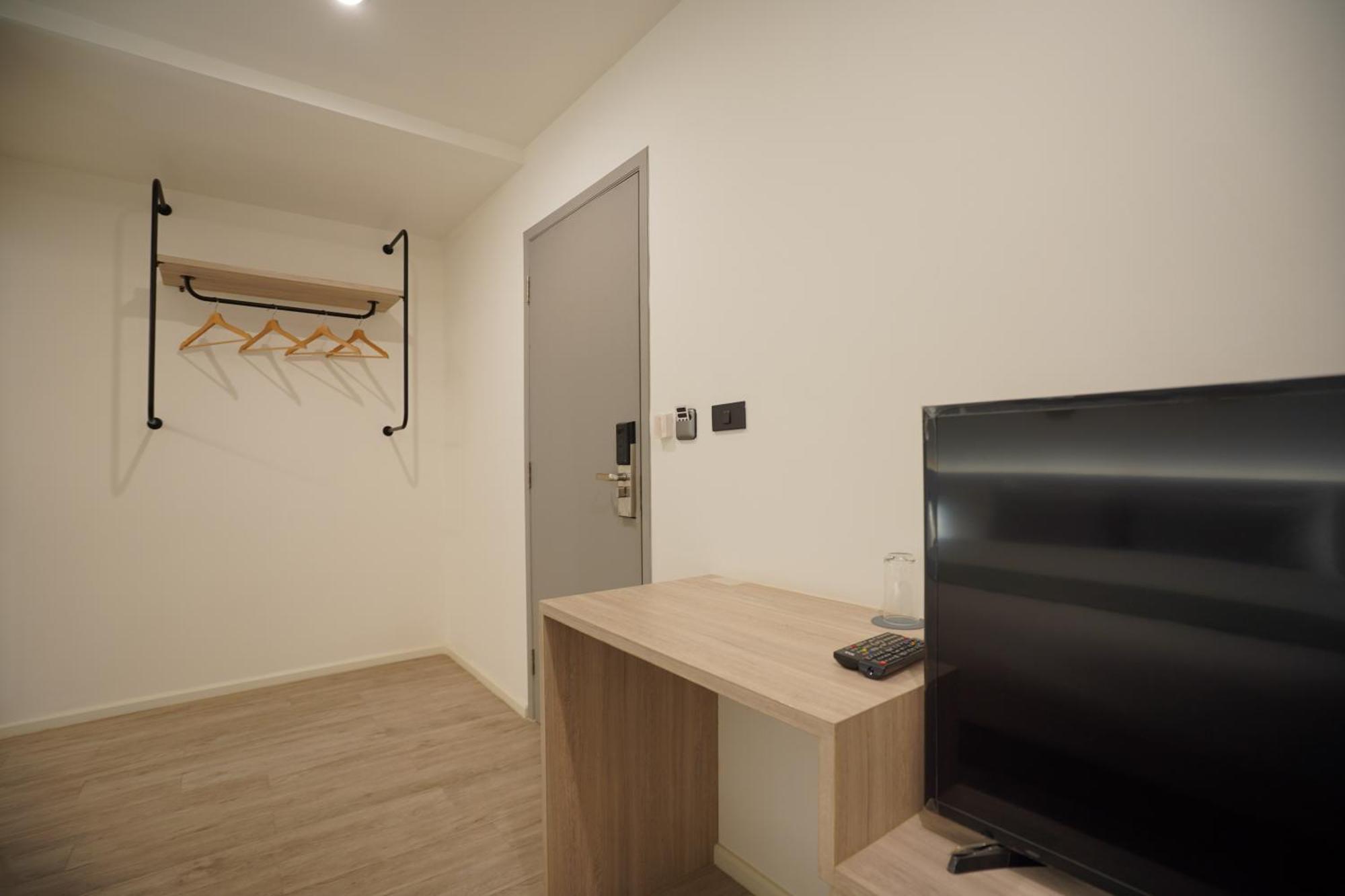 E11 Hotel - Bts Punnawithi Bangkok Esterno foto