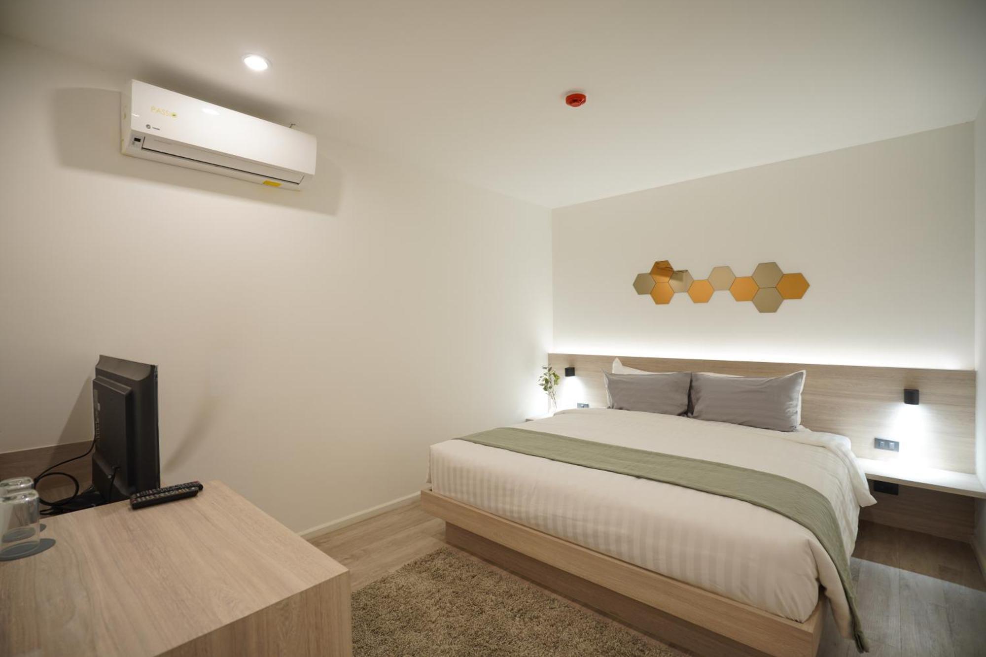 E11 Hotel - Bts Punnawithi Bangkok Esterno foto
